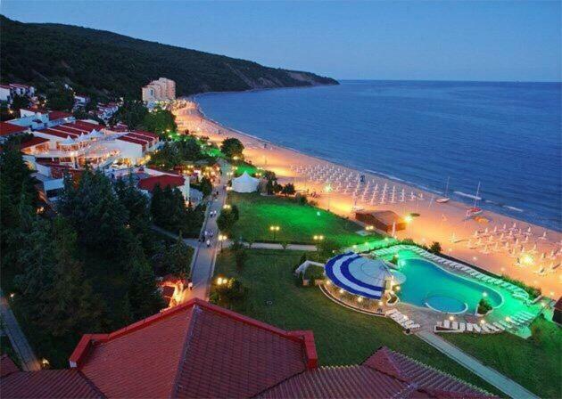 Private Apartment 49 In Prestige Fort Beach Hotel Sveti Vlas Exterior foto